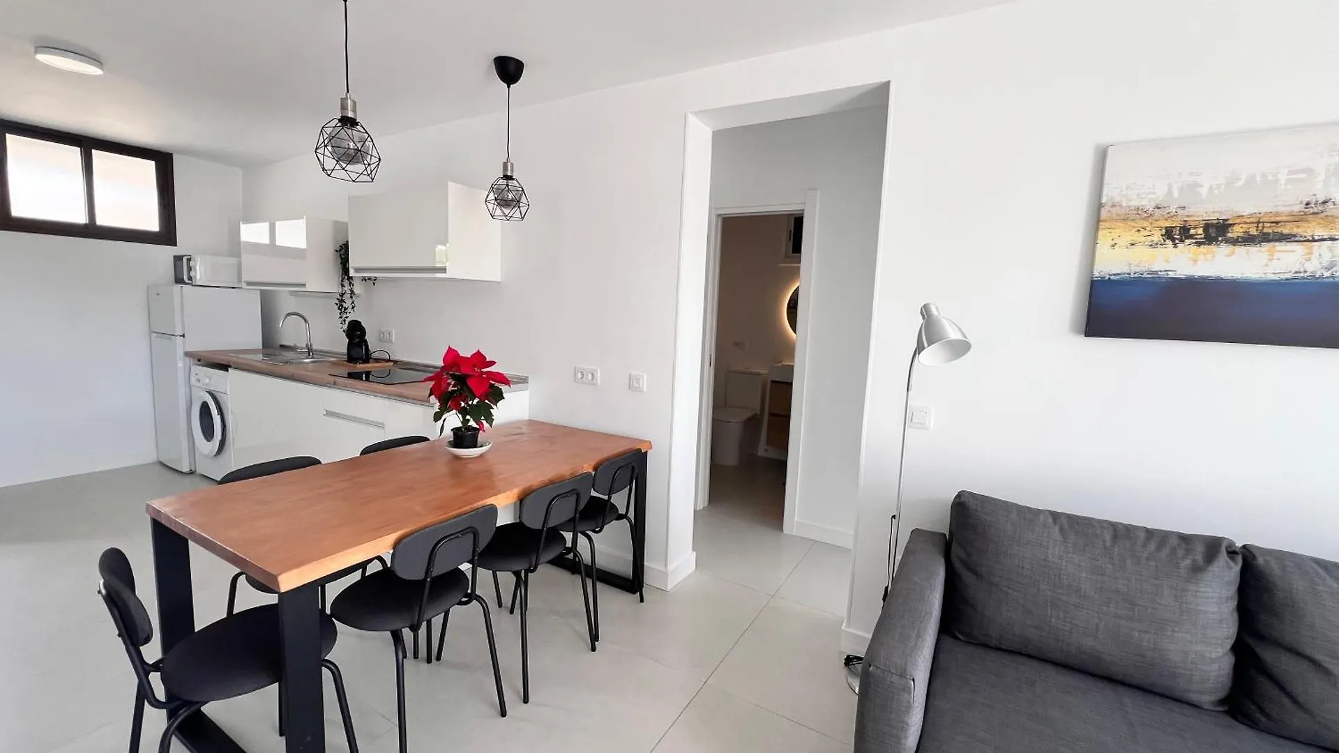 Seaview Modern Apartment In Downtown Los Cristianos   Los Cristianos (Tenerife)