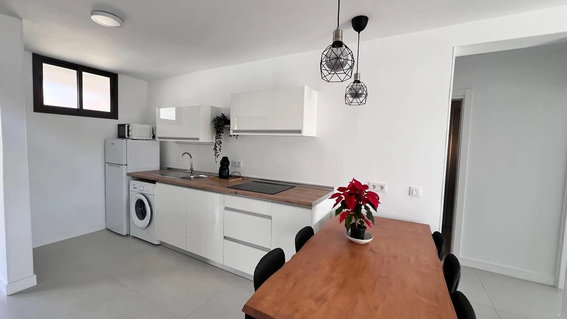 Seaview Modern Apartment In Downtown Los Cristianos   Los Cristianos (Tenerife)