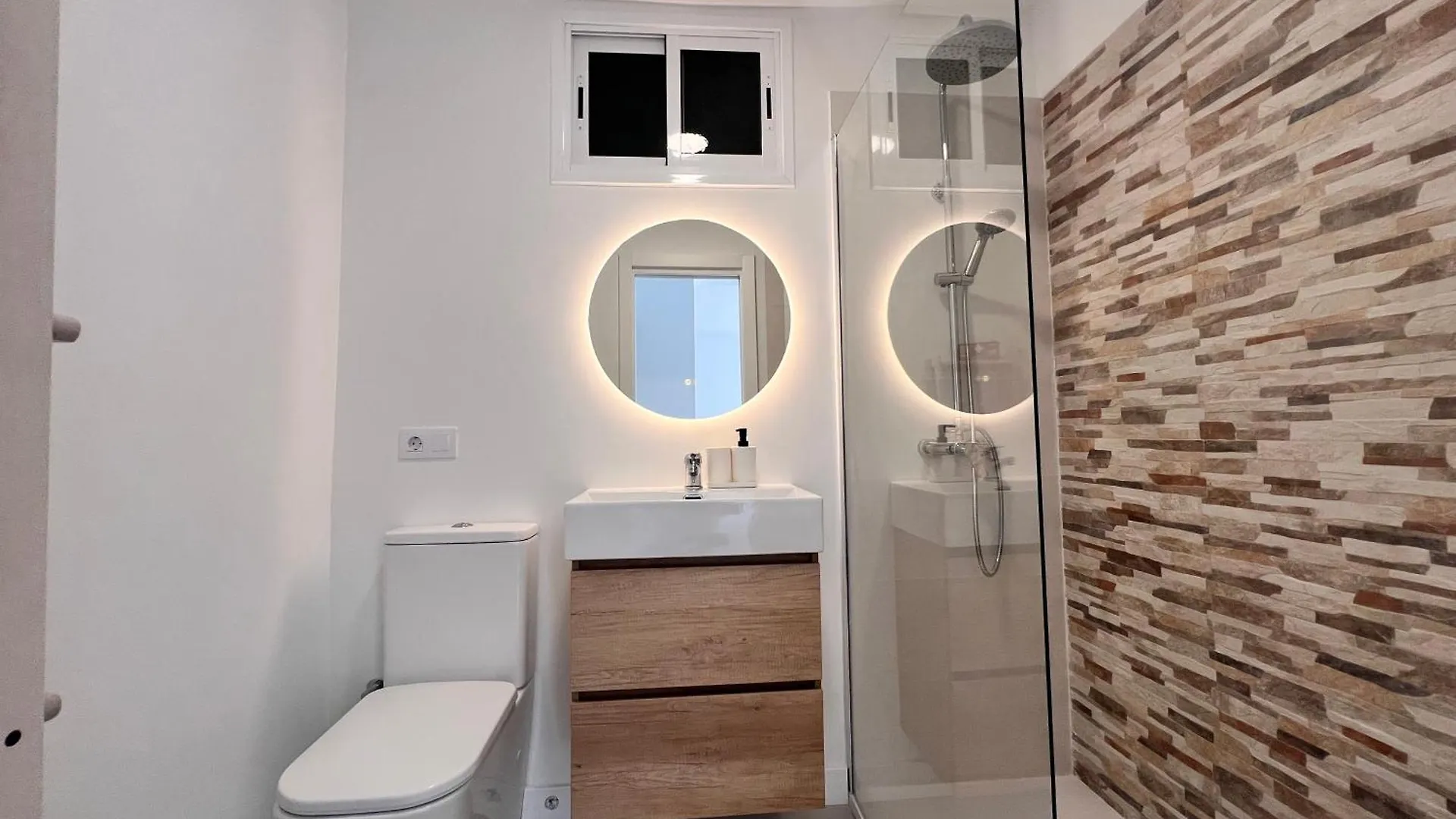 Seaview Modern Apartment In Downtown Los Cristianos