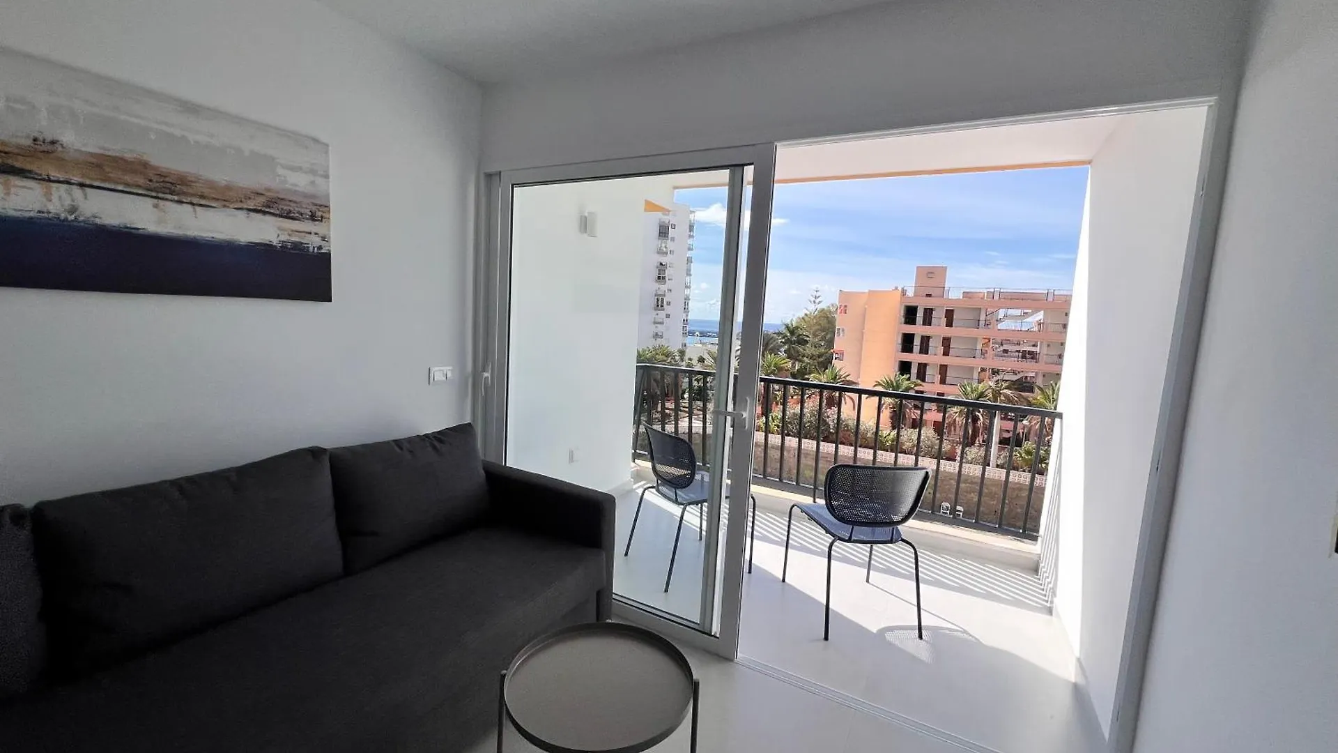 Seaview Modern Apartment In Downtown Los Cristianos  Los Cristianos (Tenerife)